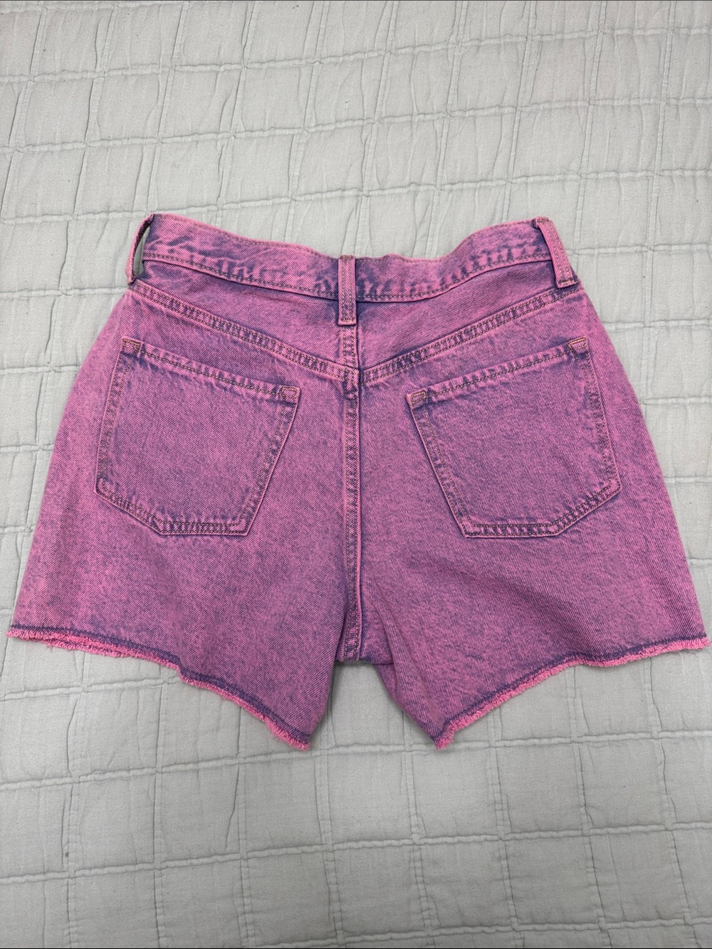 Old Navy Pink Acid-Wash Denim Mom Shorts - Picture 4 of 5